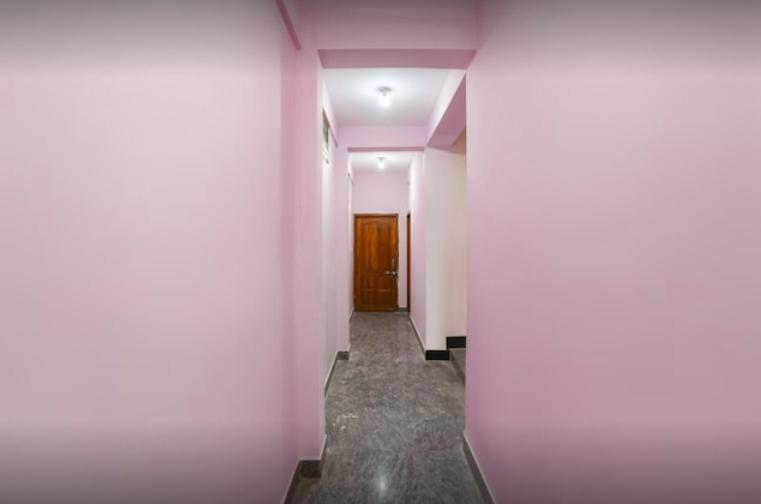Hotel Alaka Puri Luaran gambar