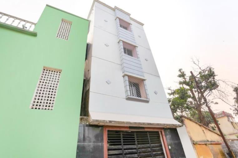 Hotel Alaka Puri Luaran gambar